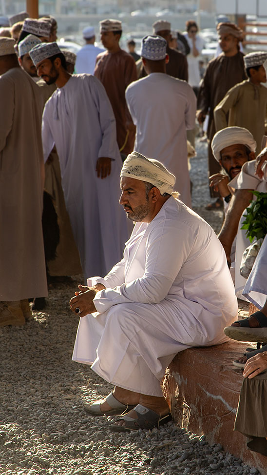 Geitenmarkt in Nizwa Oman door reisfotograaf Moments by Mark.